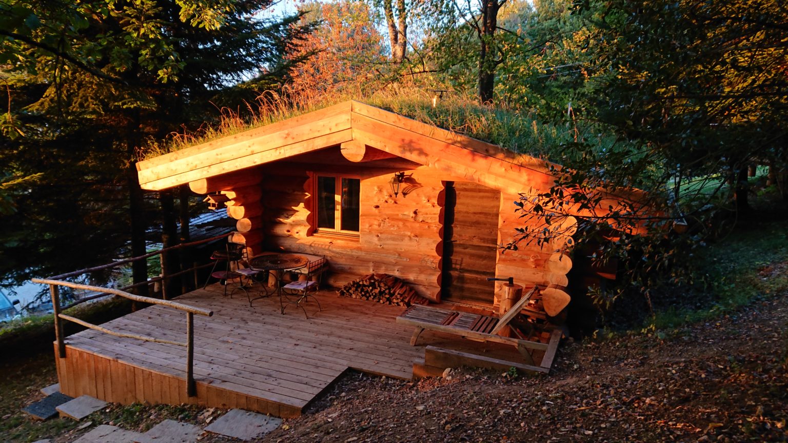 Cabane bois 13 arbres, logement insolite à louer en Haute-Savoie